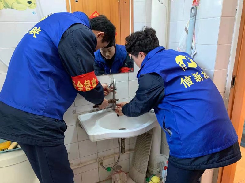 公厕维修：城市文明的守护者